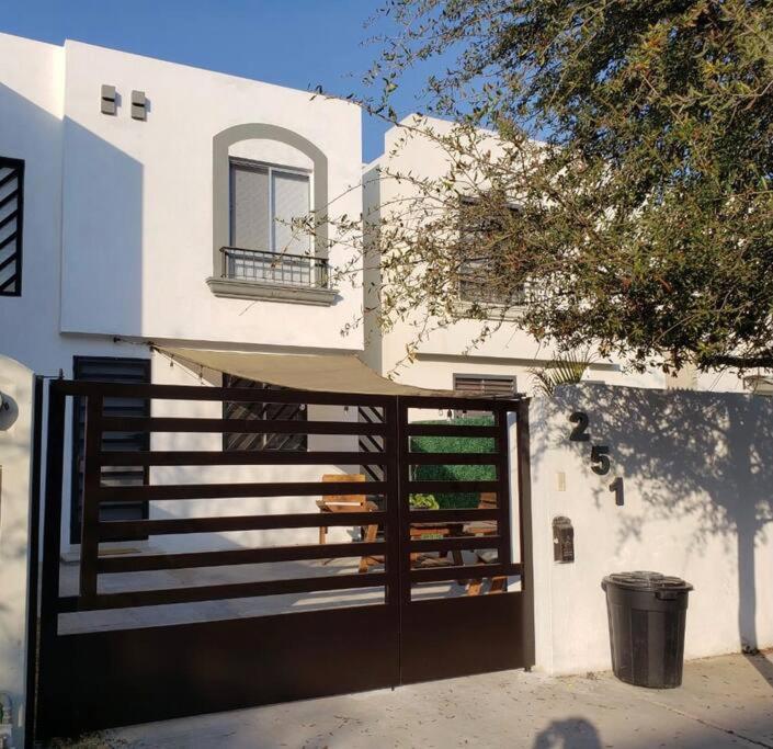 Comfortable And Private House 2 Bedrooms Wifi Parking Free Μοντερέι Εξωτερικό φωτογραφία