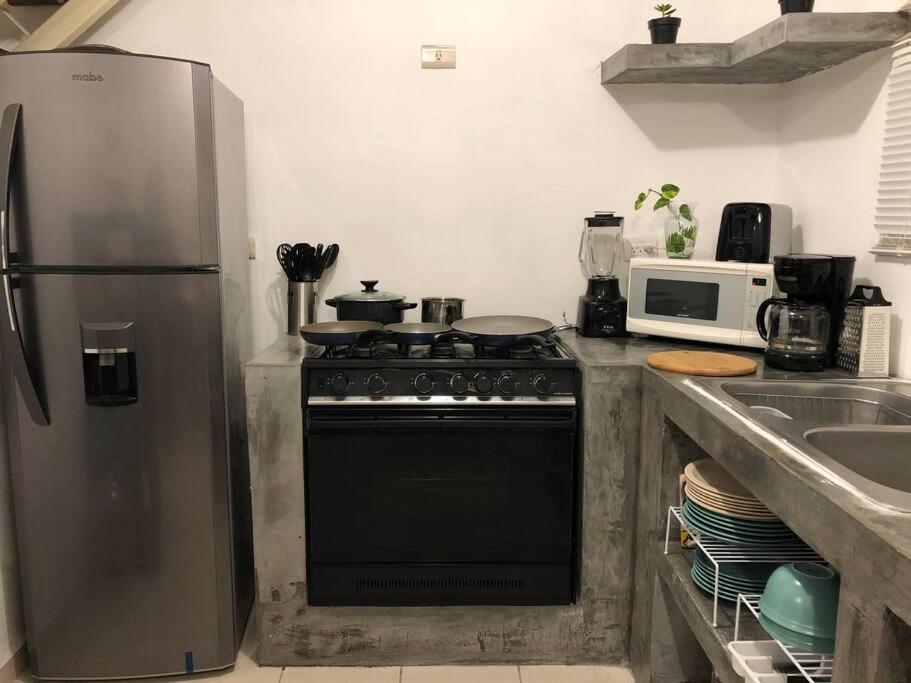 Comfortable And Private House 2 Bedrooms Wifi Parking Free Μοντερέι Εξωτερικό φωτογραφία