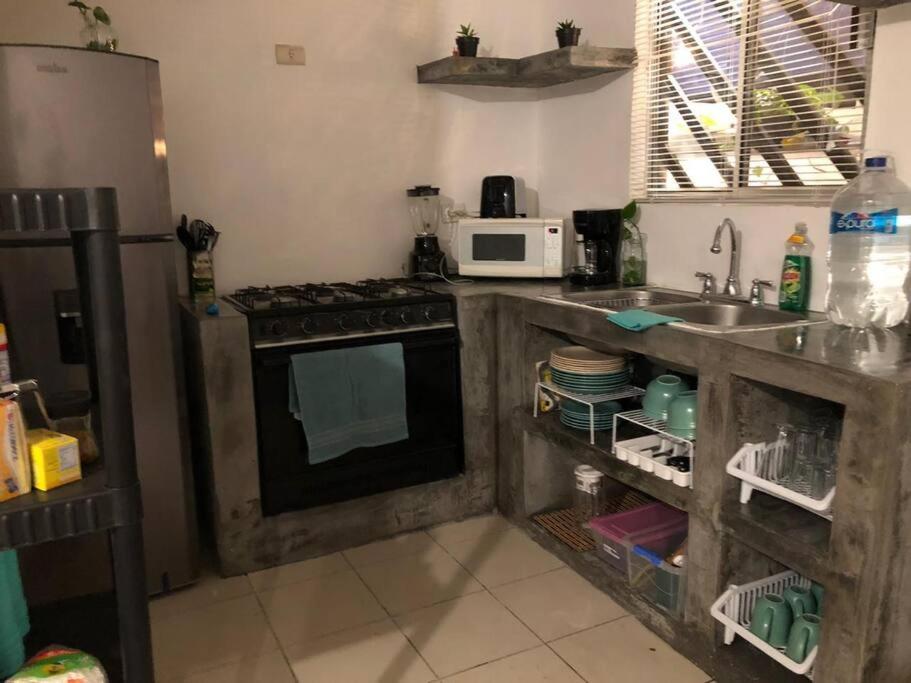 Comfortable And Private House 2 Bedrooms Wifi Parking Free Μοντερέι Εξωτερικό φωτογραφία