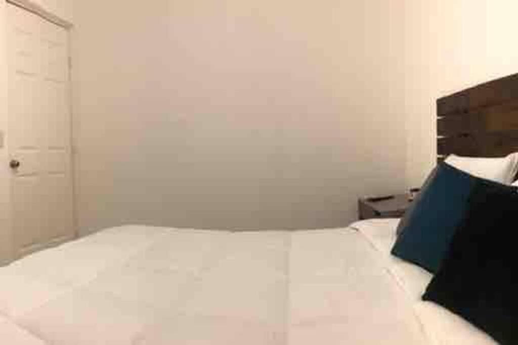 Comfortable And Private House 2 Bedrooms Wifi Parking Free Μοντερέι Εξωτερικό φωτογραφία