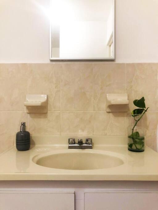 Comfortable And Private House 2 Bedrooms Wifi Parking Free Μοντερέι Εξωτερικό φωτογραφία