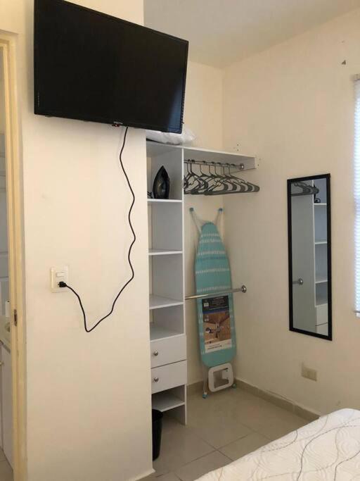 Comfortable And Private House 2 Bedrooms Wifi Parking Free Μοντερέι Εξωτερικό φωτογραφία