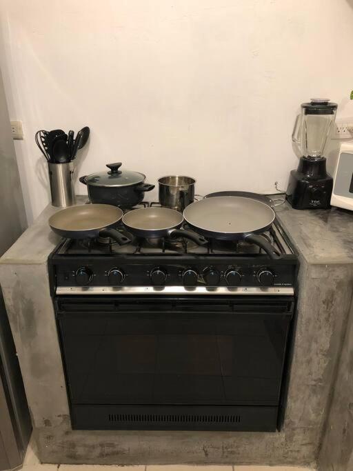 Comfortable And Private House 2 Bedrooms Wifi Parking Free Μοντερέι Εξωτερικό φωτογραφία